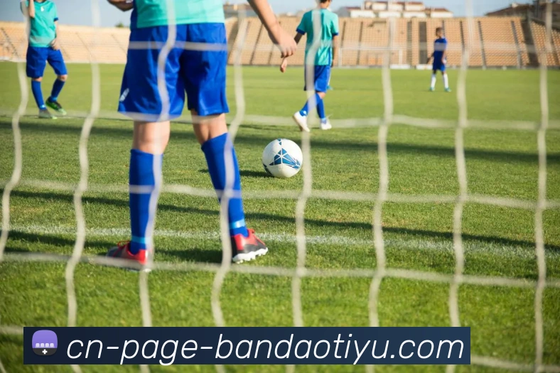 希勒分析利物浦战术强调迅速传球给伊萨克以激发他的进球灵感